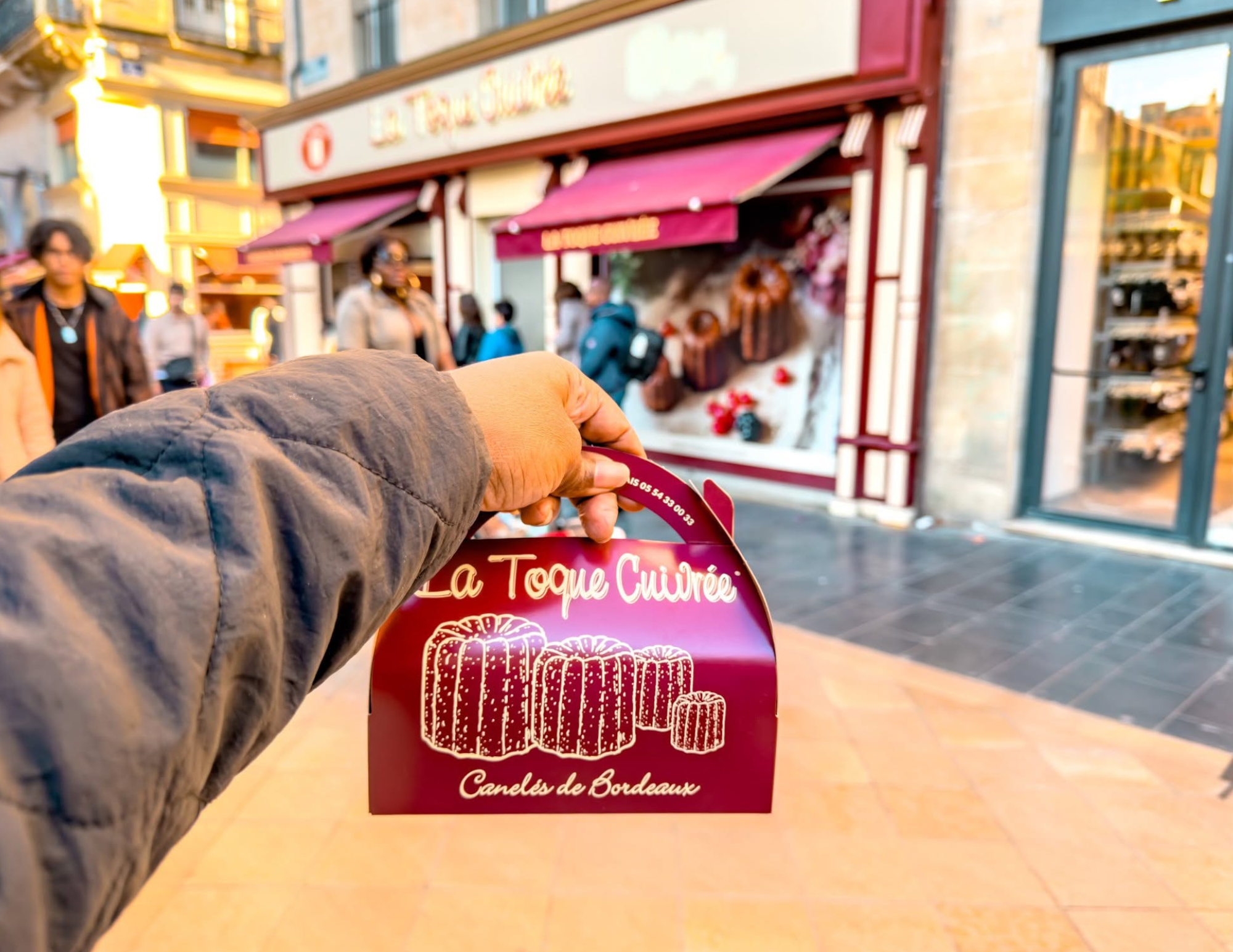 Bordeaux Travel Guide (2).png